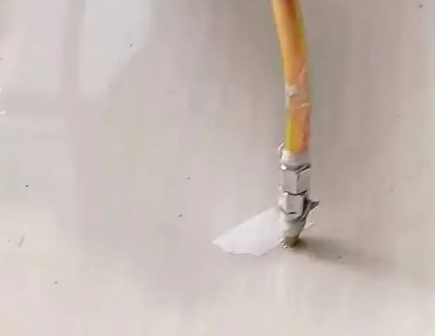 耿马瓷砖空鼓维修公司专业解答在瓷砖铺贴过程中，如果使用的砂料过粗（如全部使用了粗砂），可能会导致以下问题